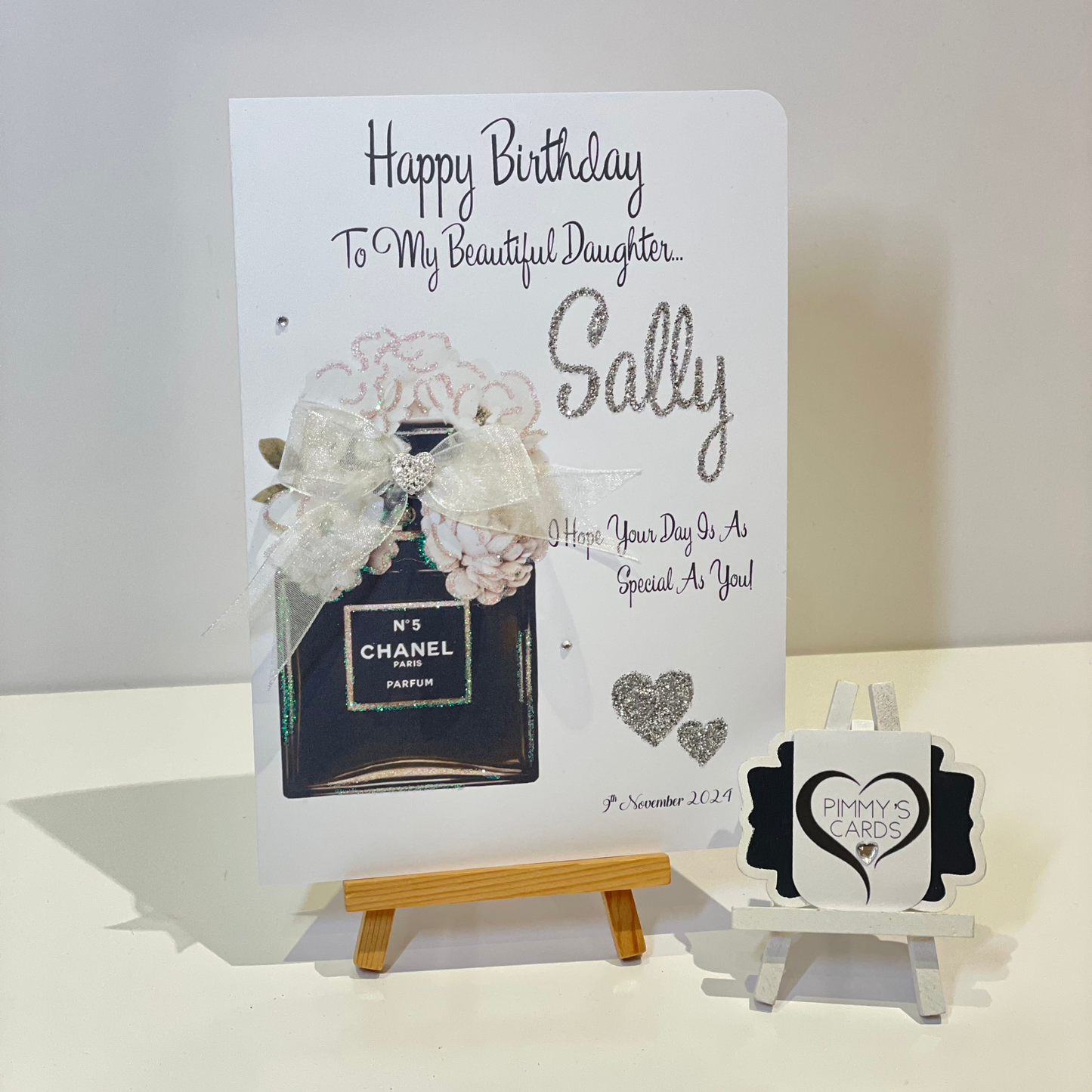 Classy Flower Perfume Black & White