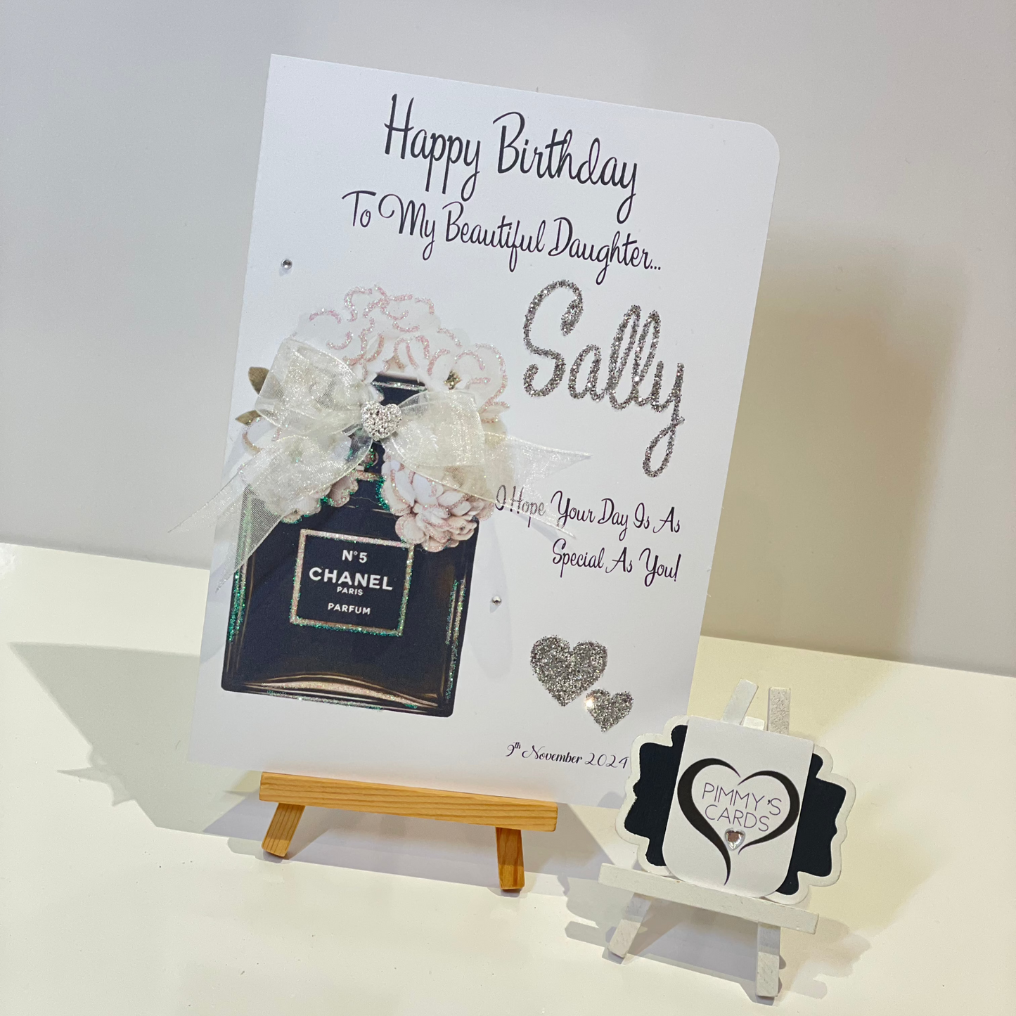 Classy Flower Perfume Black & White